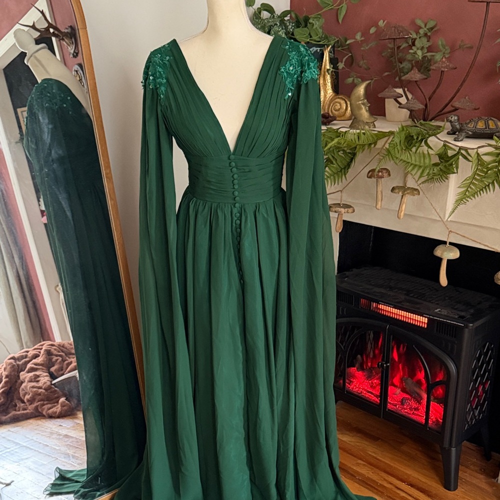 Elegant Green Evening Cape Sleeve Whimsical Gown
